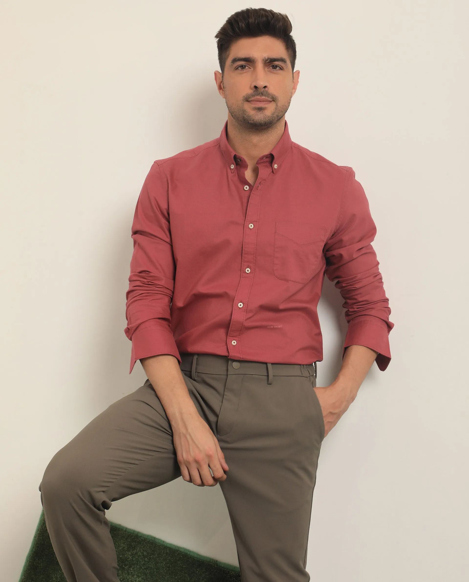 Rare Rabbit Men's Auxfo Pink Cotton Fabric Full Sleeves Solid Shirt